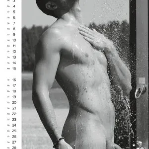 Real Cocks 2025 Pin-up Kalender - 10 x 12 knackige Kerle - A4-Format Real Cocks 2025 Pin-up Kalender - 10 x 12 knackige Kerle - A4-Format – Bild 3