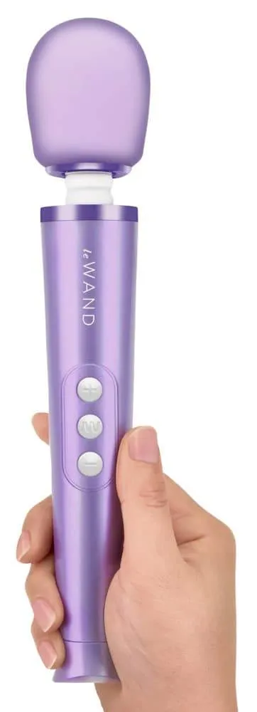 le Wand Petite Rosegold - Kompakter Massagestab für unterwegs Violett le Wand Petite Rosegold - Kompakter Massagestab für unterwegs Violett