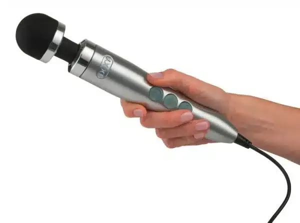 Doxy Netzgebundener Massagestab - Die Cast 3 (28cm, Ø 4,5cm) Silver Doxy Netzgebundener Massagestab - Die Cast 3 (28cm, Ø 4,5cm) Silver
