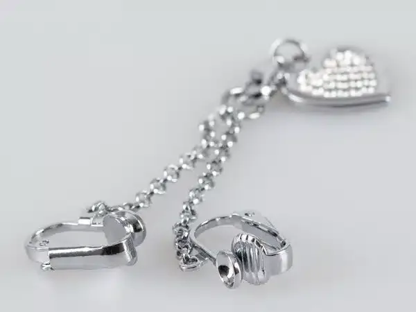 GlamourHeart Silberne Intimkette mit Strass-Herz (1 Stück) GlamourHeart Silberne Intimkette mit Strass-Herz (1 Stück)