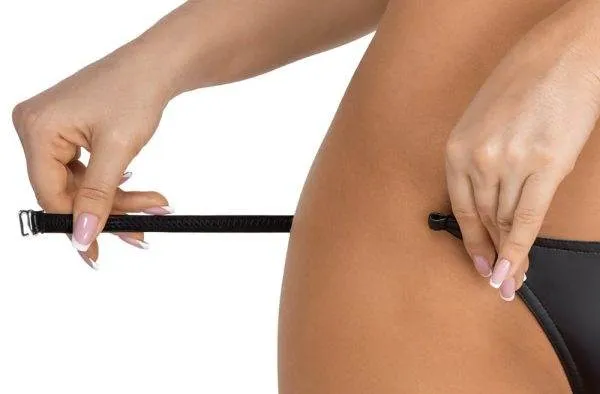 Noir Powerwetlook String - Sexy & bequem S/M Noir Powerwetlook String - Sexy & bequem S/M