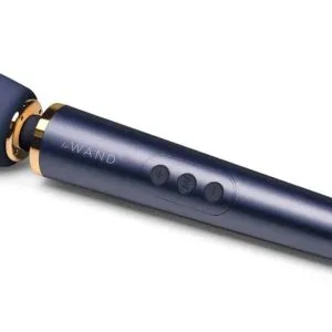 le Wand Petite Rosegold - Kompakter Massagestab für unterwegs Navy le Wand Petite Rosegold - Kompakter Massagestab für unterwegs Navy – Bild 2