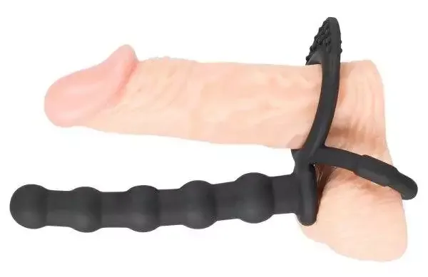 Black Velvets Doppelring mit Analdildo - Perfekter Halt und doppelte Penetration Black Velvets Doppelring mit Analdildo - Perfekter Halt und doppelte Penetration