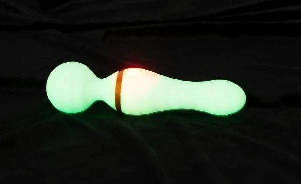 You2Toys Glow in the Dark Wand Vibrator - Leuchtender Massager You2Toys Glow in the Dark Wand Vibrator - Leuchtender Massager