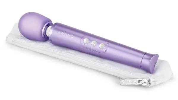 le Wand Petite Rosegold - Kompakter Massagestab für unterwegs Violett le Wand Petite Rosegold - Kompakter Massagestab für unterwegs Violett