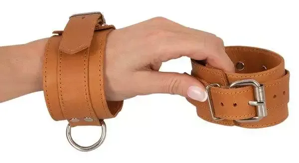 ZADO Naturleder Handfesseln - Stabil, hochwertig & verstellbar ZADO Naturleder Handfesseln - Stabil, hochwertig & verstellbar