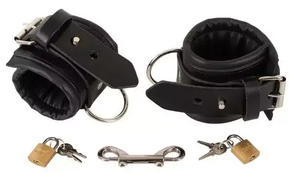 ZADO Leder-Handfesseln mit Schlössern - Schwarz ZADO Leder-Handfesseln mit Schlössern - Schwarz