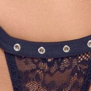 Cottelli LINGERIE Spitzen-Bügel-BH und Riostring-Set, schwarz mit silberfarbenen Ösen Cottelli LINGERIE Spitzen-Bügel-BH und Riostring-Set, schwarz mit silberfarbenen Ösen – Det B