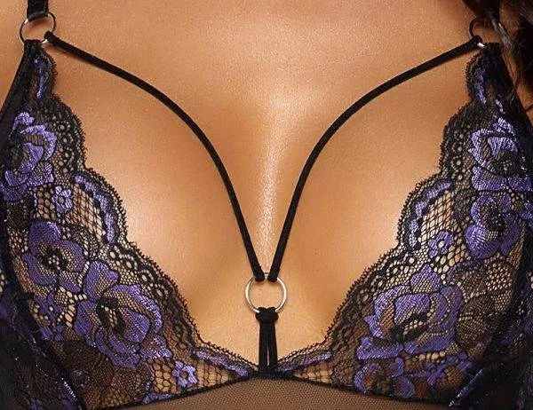Cottelli LINGERIE Body Spitze - Verführerischer Body ouvert mit Blütenspitze Schwarz/Lila S Cottelli LINGERIE Body Spitze - Verführerischer Body ouvert mit Blütenspitze Schwarz/Lila S