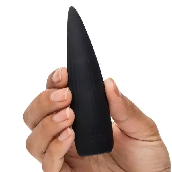 Fifty Shades of Grey Flickering Tongue Vibrator, wasserdicht, wiederaufladbar - Silikon Vibrator 11,2 cm Fifty Shades of Grey Flickering Tongue Vibrator, wasserdicht, wiederaufladbar - Silikon Vibrator 11,2 cm – D