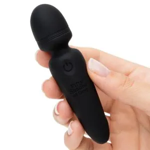 Fifty Shades of Grey Mini Wand Vibrator Sensation, wasserdicht, wiederaufladbar Fifty Shades of Grey Mini Wand Vibrator Sensation, wasserdicht, wiederaufladbar – C