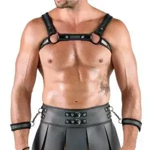 Svenjoyment Bondage Schwarzer Gladiatoren-Look Set - Brustharness, Rock & Handfesseln Svenjoyment Bondage Schwarzer Gladiatoren-Look Set - Brustharness, Rock & Handfesseln – C